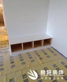 白桦林间三居室现代风格正在施工